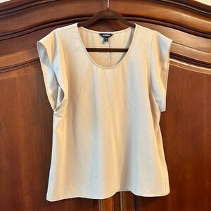 Express Women’s Top Solid  Short Sleeve Size Medium Basic Color Cream Or Latte